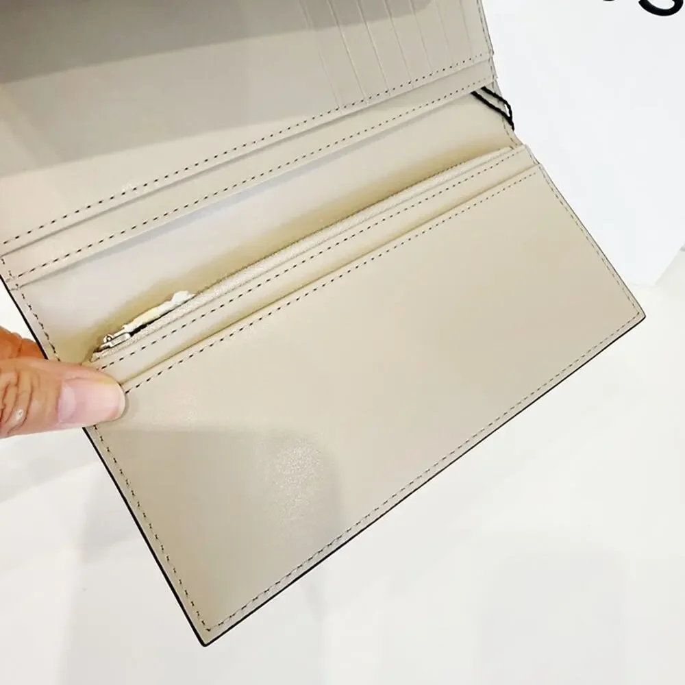 Marc Jacobs pebbled leather